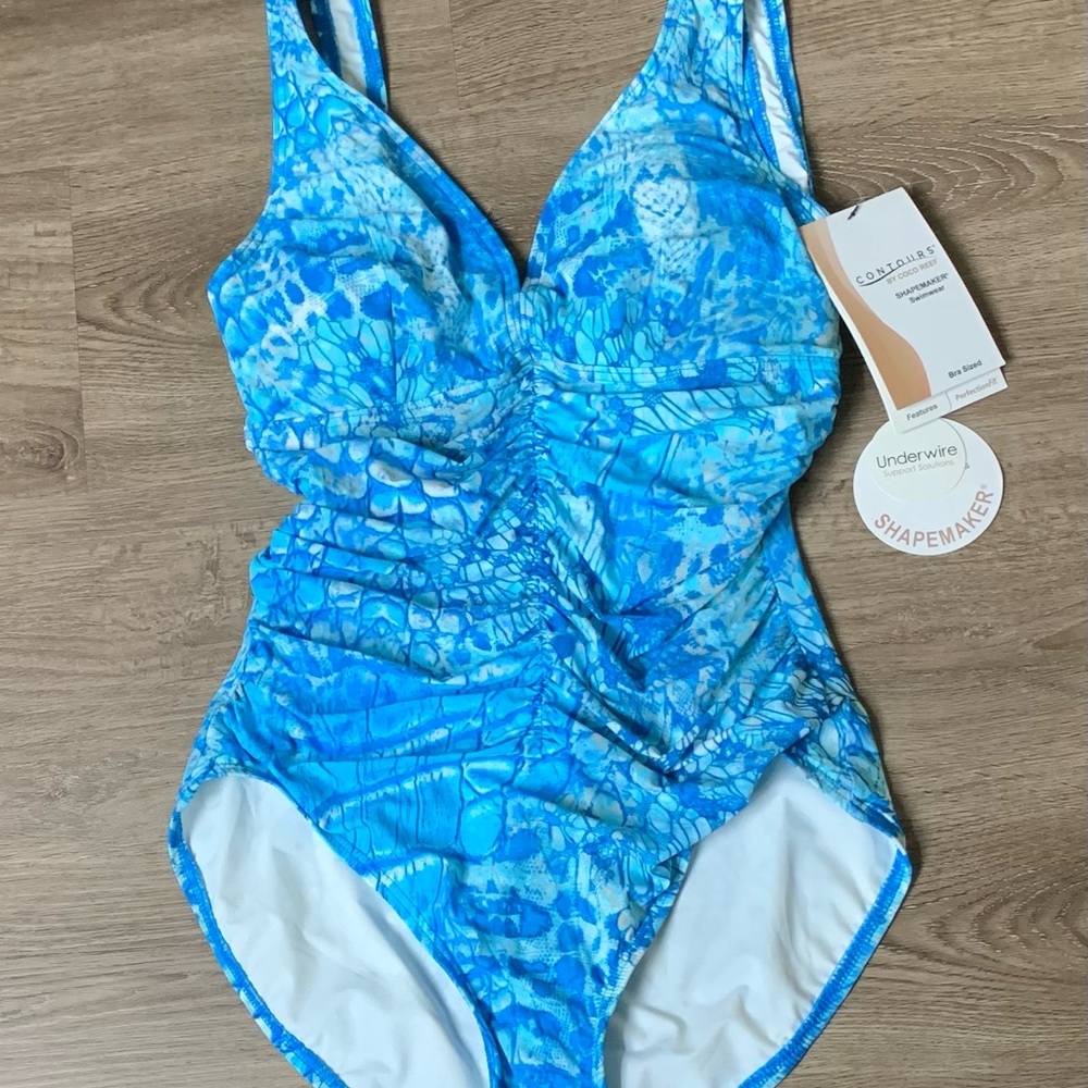 NWT Woman’s Countours by Coco Reef Bathing Suit Swimsuit Size 8 32/C.